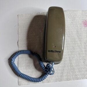 Vintage Bell Phones ST-4 Classic Favorite Trimline Corded Telephone Green Retro